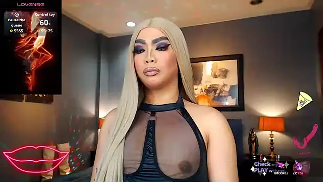 FridaHumphrey online show from October 30, 2025, 5:57 pm