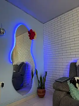 Im Fernanda online show from November 12, 2025, 12:16 pm