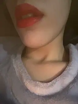 Mimisixo online show from November 18, 2025, 11:15 pm