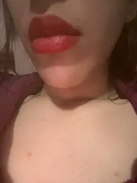 Mimisixo online show from April 11, 2026, 6:23 pm