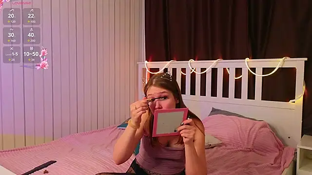 BeatrixCarIeton online show from December 3, 2025, 7:23 pm