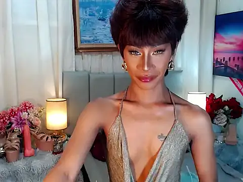 sassylatina online show from November 14, 2025, 2:38 pm