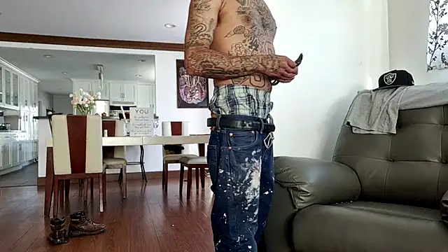 Snapshot of Cnutt310 chatting on October 29, 2025, 6:42 pm Cnutt310 online show from October 29, 2025, 6:42 pm