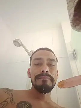 Snapshot of Cnutt310 chatting on November 13, 2025, 5:28 am Cnutt310 online show from November 13, 2025, 5:28 am