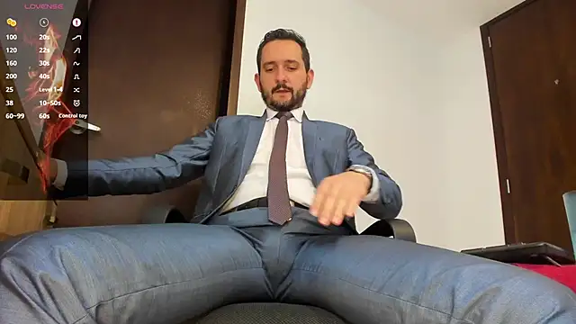 Snapshot of KarlBoss1 chatting on September 19, 2025, 9:04 pm KarlBoss1 online show from September 19, 2025, 9:04 pm