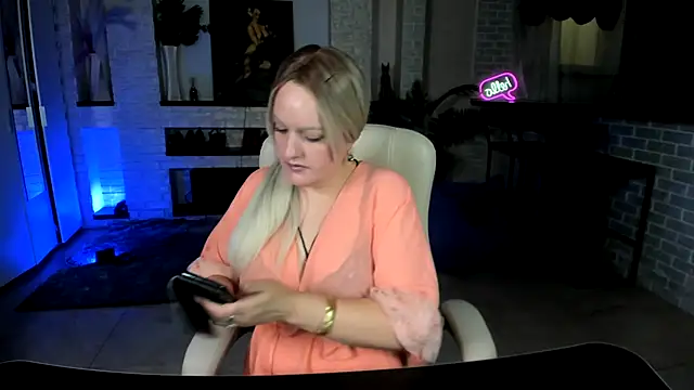 MariemLui online show from September 19, 2025, 9:43 am