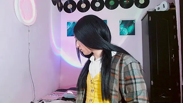 meghan devil  online show from November 22, 2025, 12:31 am