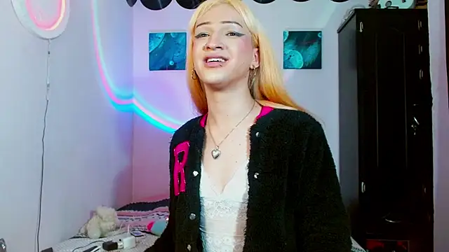 meghan devil  online show from December 3, 2025, 4:42 am