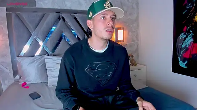 nils saint online show from November 14, 2025, 4:55 am