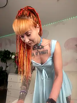Snapshot of Lets_Fun chatting on October 7, 2025, 11:35 pm Lets Fun online show from October 7, 2025, 11:35 pm