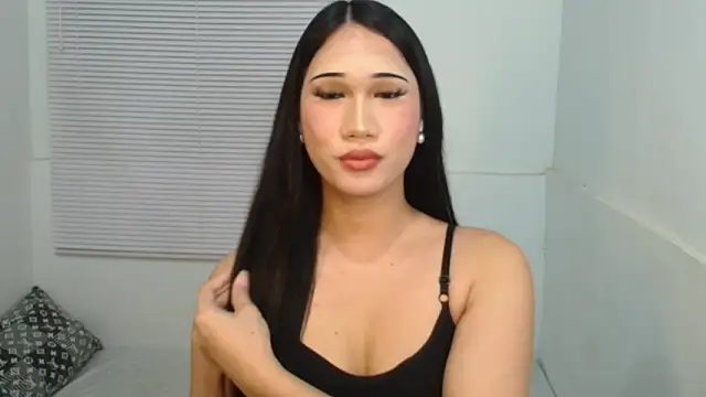 Snapshot of Leighs_Celine chatting on February 17, 2026, 4:46 pm Leighs Celine online show from February 17, 2026, 4:46 pm