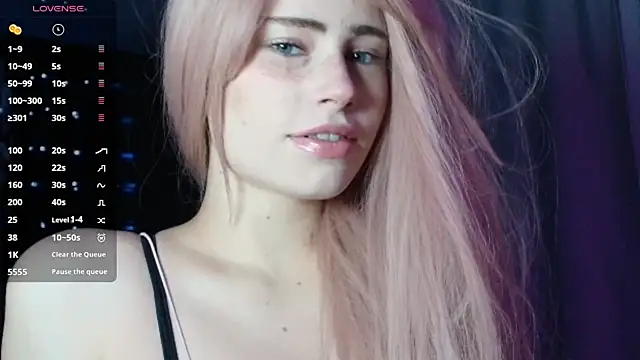 Snapshot of PieraMarch chatting on November 11, 2025, 7:03 pm PieraMarch online show from November 11, 2025, 7:03 pm