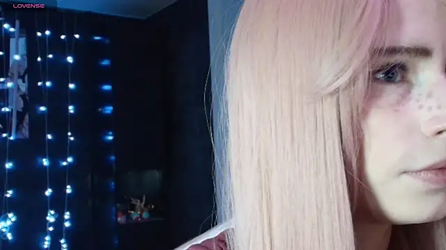 Snapshot of PieraMarch chatting on November 13, 2025, 2:10 am PieraMarch online show from November 13, 2025, 2:10 am