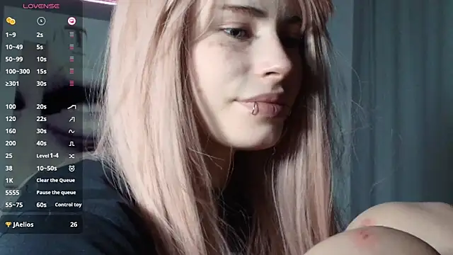 Snapshot of PieraMarch chatting on December 14, 2025, 7:51 pm PieraMarch online show from December 14, 2025, 7:51 pm