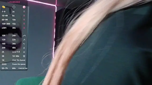 Snapshot of PieraMarch chatting on December 15, 2025, 8:13 pm PieraMarch online show from December 15, 2025, 8:13 pm