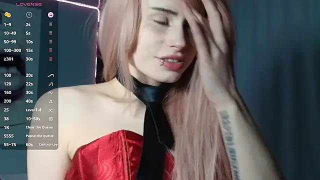 Snapshot of PieraMarch chatting on December 18, 2025, 7:31 pm PieraMarch online show from December 18, 2025, 7:31 pm