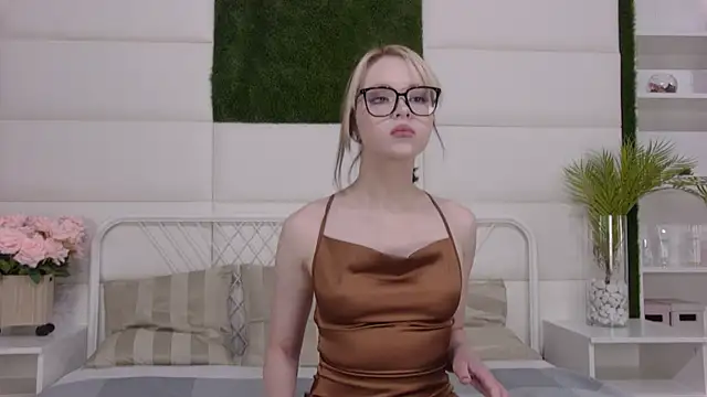 Snapshot of MollyHuntt chatting on September 13, 2025, 7:02 pm MollyHuntt online show from September 13, 2025, 7:02 pm