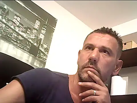 Snapshot of mastercharisma35 chatting on September 8, 2025, 2:49 pm mastercharisma35 online show from September 8, 2025, 2:49 pm