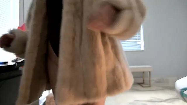 foxyroxymilf online show from November 17, 2025, 11:38 am