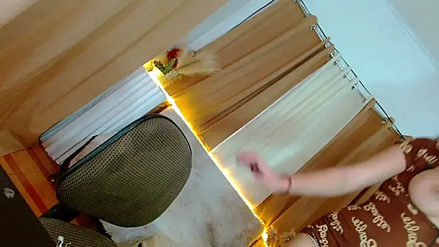 DickforlillyPetite online show from February 17, 2026, 8:22 am