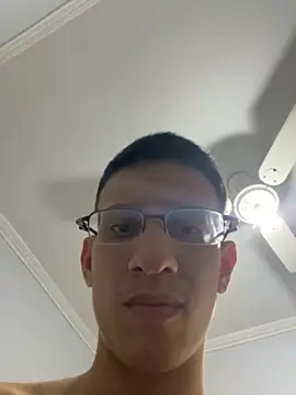 safadezanunes2 online show from October 28, 2025, 8:33 pm