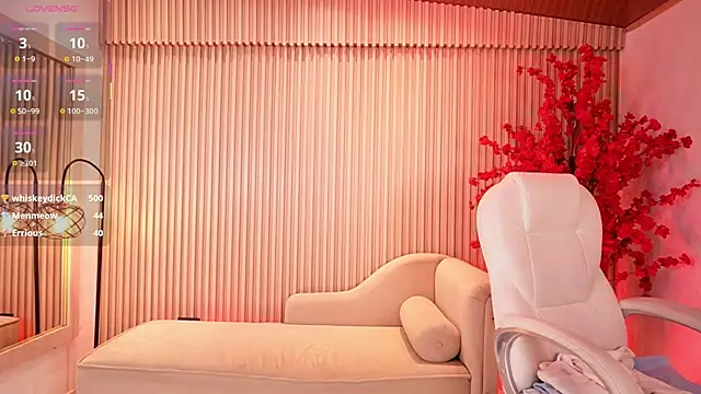 NicoleCrawft online show from October 31, 2025, 12:44 am