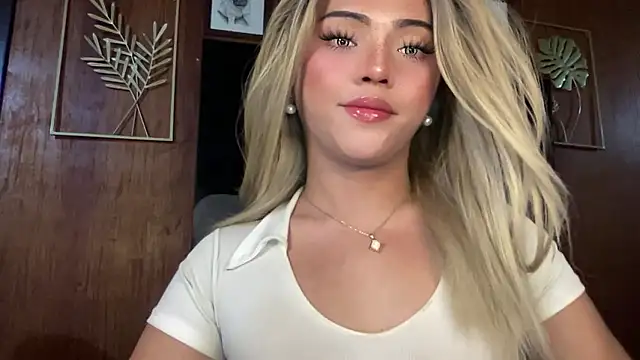 Snapshot of calimonroe chatting on January 8, 2026, 6:43 pm calimonroe online show from January 8, 2026, 6:43 pm