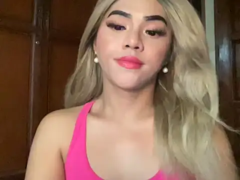 Snapshot of calimonroe chatting on April 18, 2026, 9:37 pm calimonroe online show from April 18, 2026, 9:37 pm