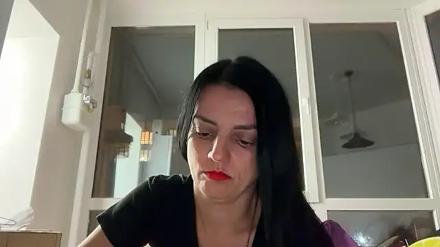 Snapshot of Sladosttss chatting on November 2, 2025, 7:27 pm Sladosttss online show from November 2, 2025, 7:27 pm