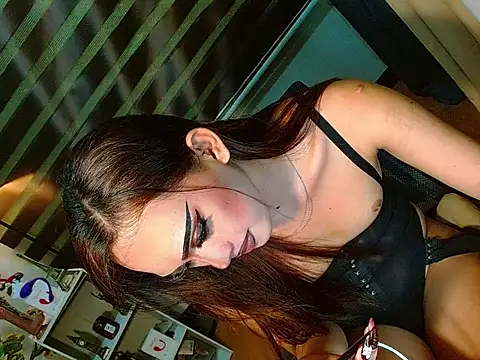 Snapshot of Queen_yasii_88 chatting on April 15, 2026, 7:58 pm Queen yasii 88 online show from April 15, 2026, 7:58 pm