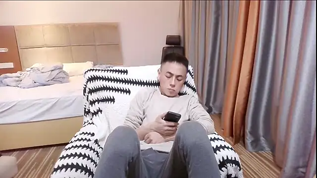 Snapshot of Tsia-Die chatting on November 18, 2025, 8:35 pm Tsia-Die online show from November 18, 2025, 8:35 pm