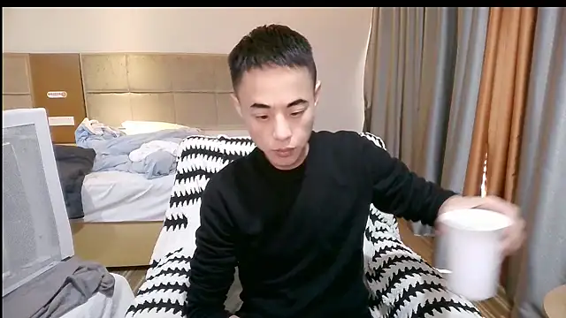 Snapshot of Tsia-Die chatting on December 14, 2025, 4:29 am Tsia-Die online show from December 14, 2025, 4:29 am