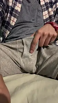 Skinny Longhair online show from May 26, 2026, 3:46 am