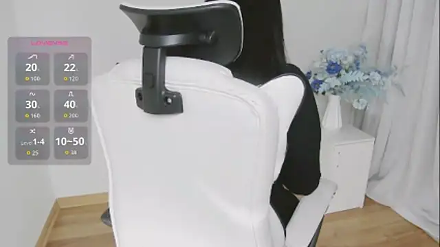 -Rose-Lucky- online show from February 9, 2026, 1:20 am