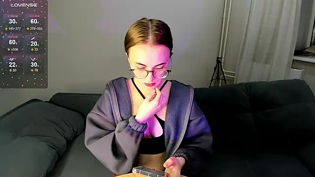 MewStella online show from October 29, 2025, 11:39 pm