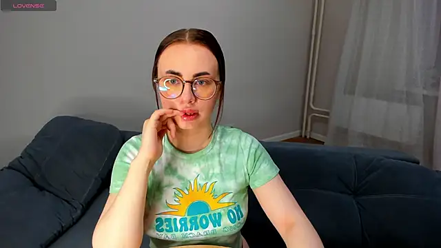Snapshot of MewStella chatting on May 5, 2026, 4:15 pm MewStella online show from May 5, 2026, 4:15 pm