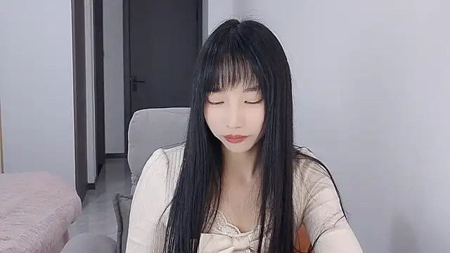 Lisa-3333 online show from November 28, 2025, 1:25 pm