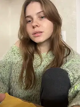 Snapshot of Delilah_Leila chatting on November 15, 2025, 9:32 pm Delilah Leila online show from November 15, 2025, 9:32 pm