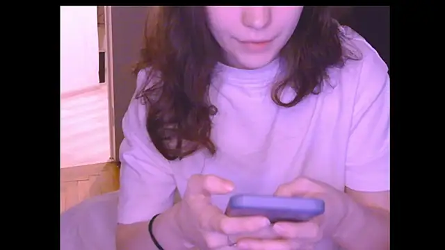 Snapshot of Lunliss chatting on May 15, 2026, 8:27 pm Lunliss online show from May 15, 2026, 8:27 pm