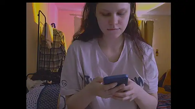 Snapshot of Lunliss chatting on June 14, 2026, 2:30 pm Lunliss online show from June 14, 2026, 2:30 pm