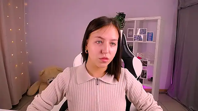 CindySparkl online show from October 21, 2025, 3:51 am