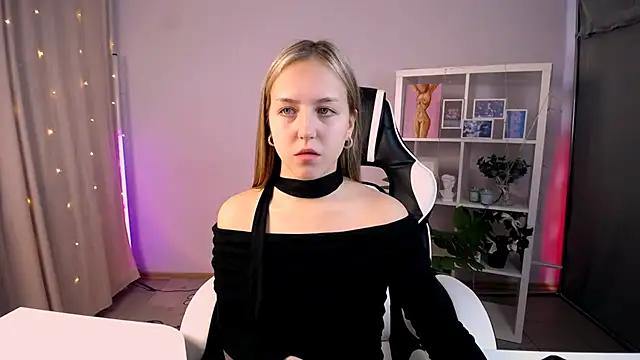 CindySparkl online show from March 15, 2026, 5:57 am