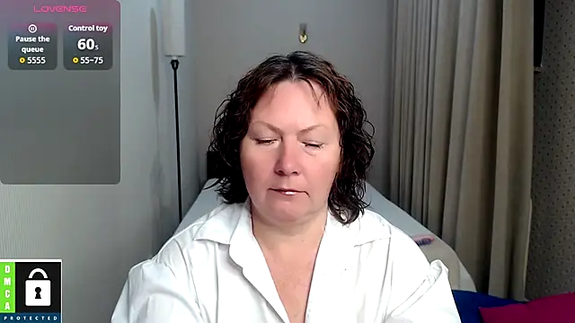 milf hornys online show from September 28, 2025, 4:23 pm