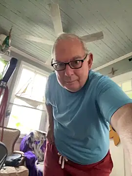 Snapshot of CharlieWeaver22 chatting on June 29, 2026, 10:37 am CharlieWeaver22 online show from June 29, 2026, 10:37 am