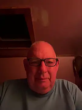Snapshot of CharlieWeaver22 chatting on July 4, 2026, 2:51 am CharlieWeaver22 online show from July 4, 2026, 2:51 am
