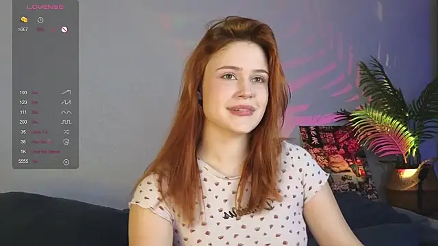 Snapshot of Alice_Wyliee chatting on November 1, 2025, 4:09 pm Alice Wyliee online show from November 1, 2025, 4:09 pm