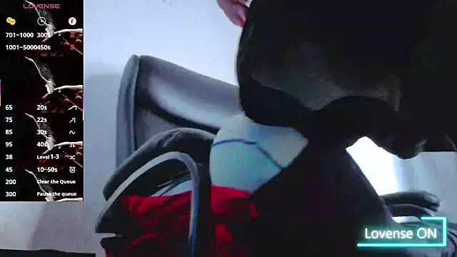 Ernesto-Rodriguez82 online show from December 13, 2025, 8:47 pm