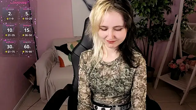 girl next doorr online show from April 19, 2026, 6:10 pm