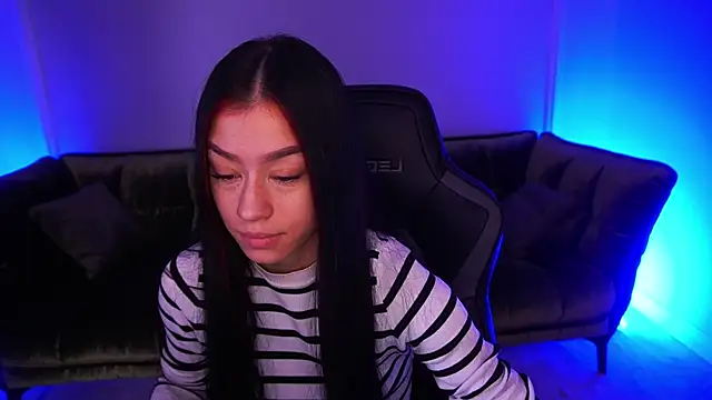 Snapshot of FataleNellie chatting on November 11, 2025, 10:32 pm FataleNellie online show from November 11, 2025, 10:32 pm