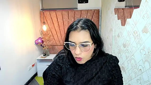 Lia Blake  online show from December 19, 2025, 12:34 pm